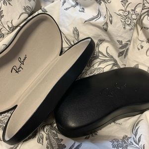 ✨FREE WITH PURCHASE RayBan glasses case